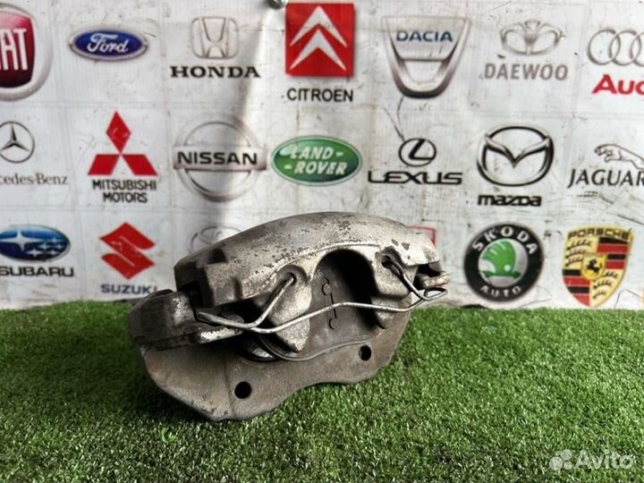 Суппорт тормозной передний правый Ford Focus 2