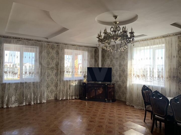 Дом 375 м² на участке 14 сот.