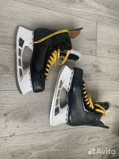 Хоккейные коньки bauer