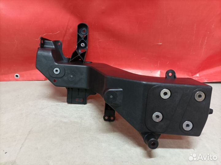 Кронштейн фары правой Jeep Grand Cherokee вк2 2010