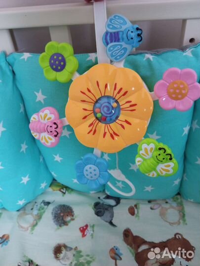 Мобиль на кроватку новый