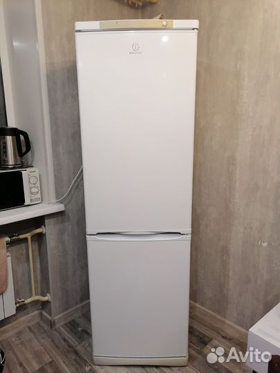 Холодильник бу indesit No Frost