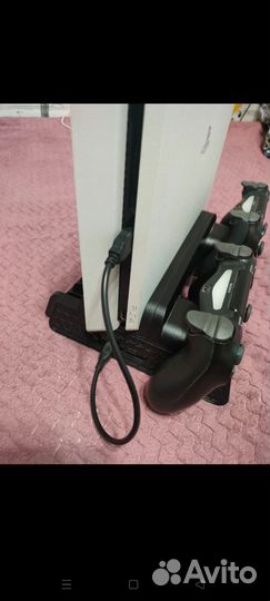 Продам PlayStation4 slim