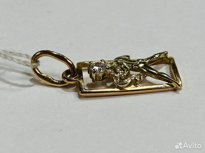 Золотая подвеска с фианитом