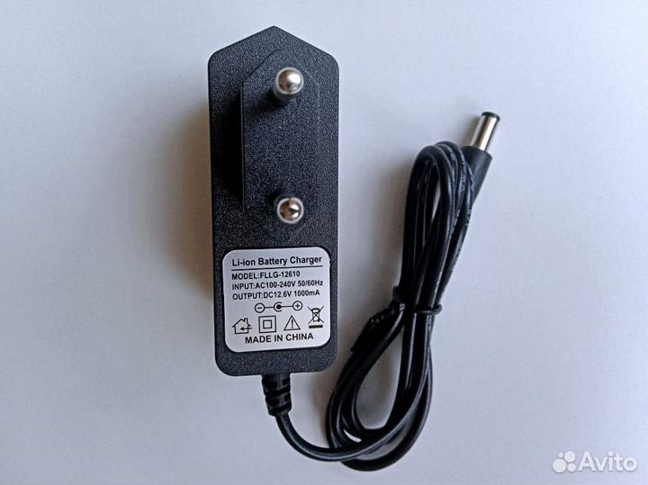 Зарядное устройство для Li-ion аккумулятора 12.6V