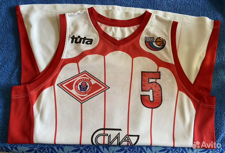 Баскетбольные майки и шорты