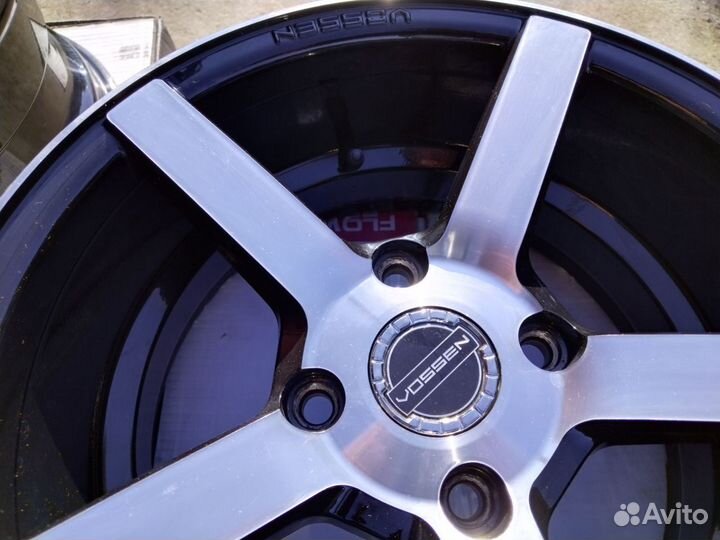 Vossen. 15-4-114.3