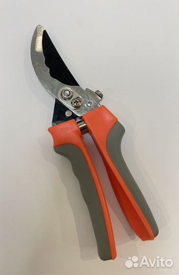 Секатор садовый