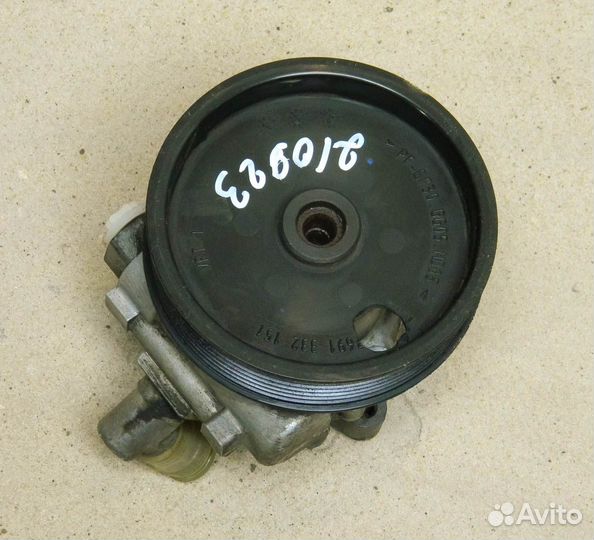 Насос гур Mercedes E W211 № 91222 (дефект)