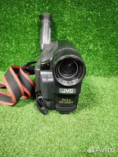 Видеокамера JVC GR-AX201A
