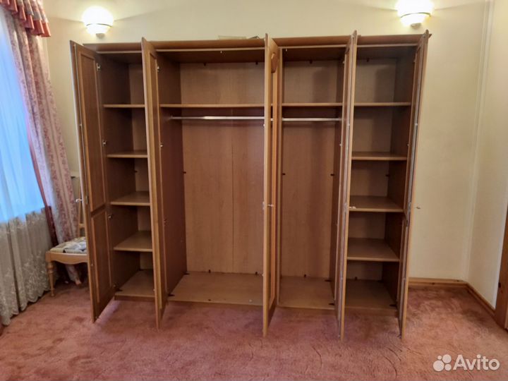 Польский спальный гарнитур из дерева