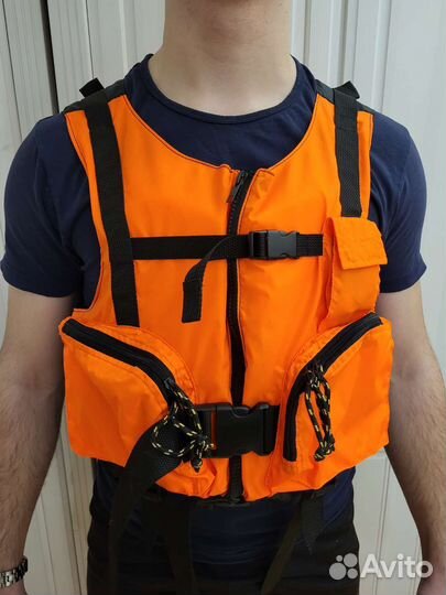 Спасательный жилет 