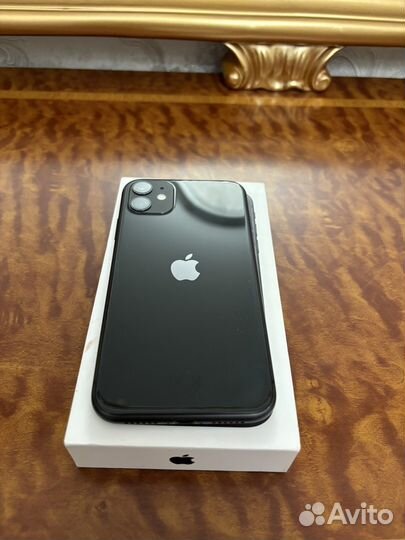 iPhone 11, 64 ГБ