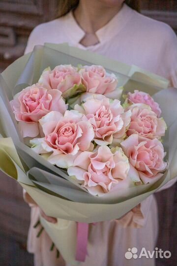 Букет из французских роз с эвкалиптом