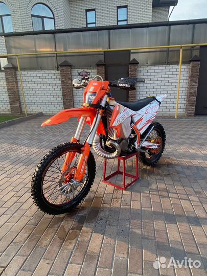 GR 8 300 2t PRO 2023