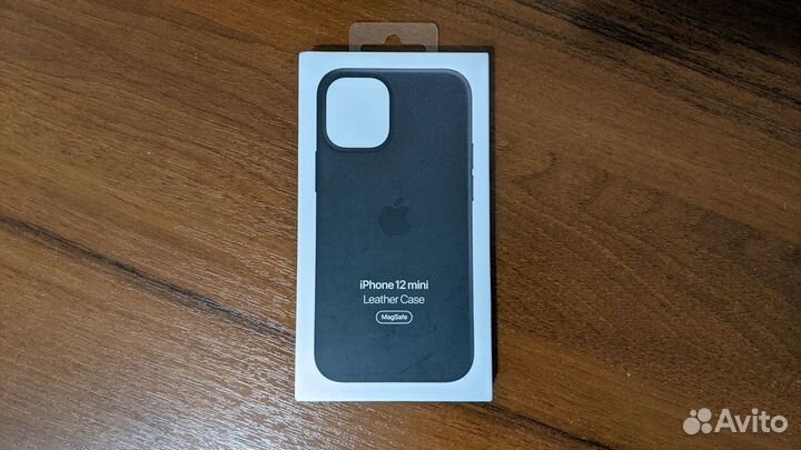Чехол на iPhone 12
