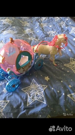 Кукольный дом с лошадью и каретой