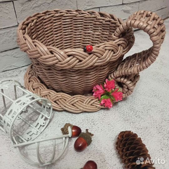 Корзина, конфетница из бумажной лозы