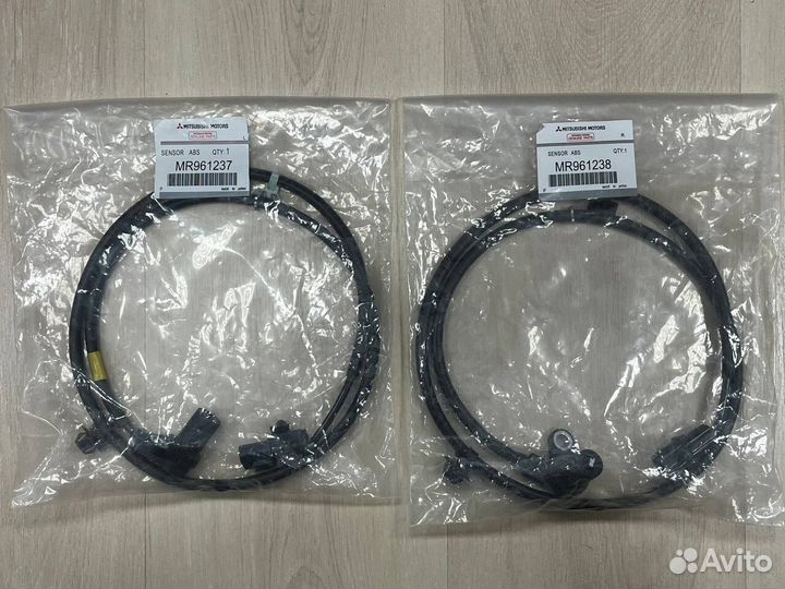 Датчик абс для Mitsubishi