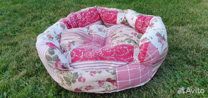 Лежанка для кошек