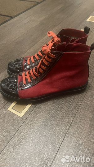 Замшевые ботинки