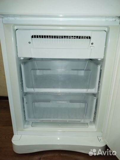 Холодильник indesit