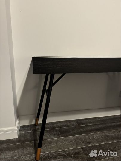 Письменный стол