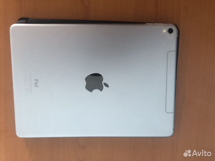 iPad Pro (9,7-дюймовый) модель: MLQ62RU/A