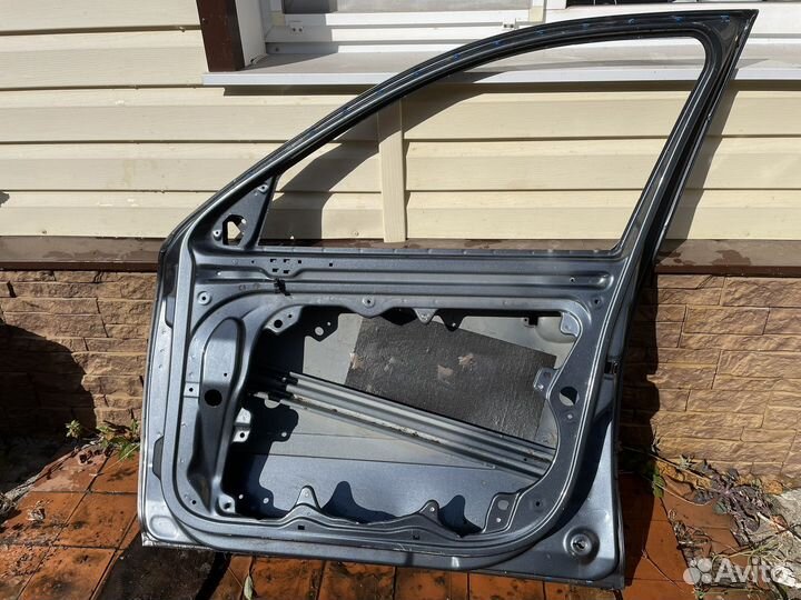 Дверь передняя правая skoda octavia a5