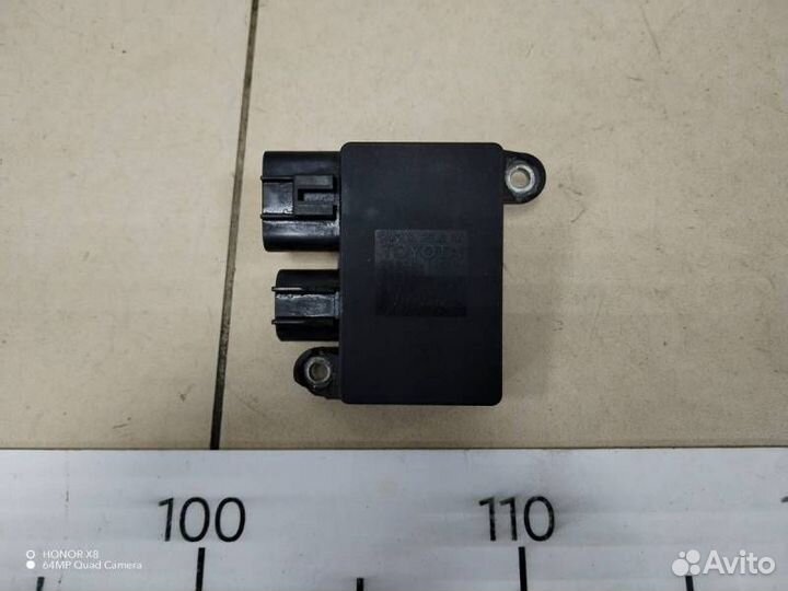 Блок управления вентилятором Toyota Corolla E150 2