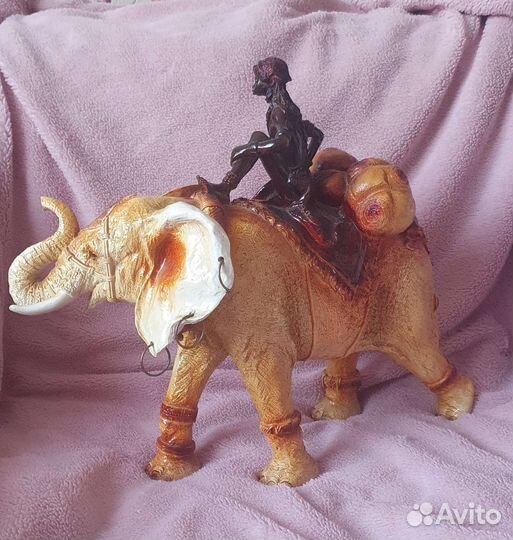 Статуэтка слон из Египта