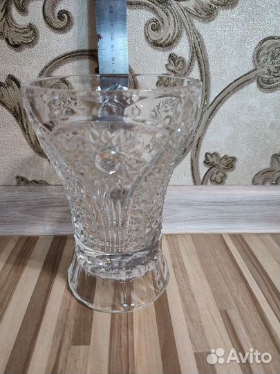 Хрустальная ваза для цветов
