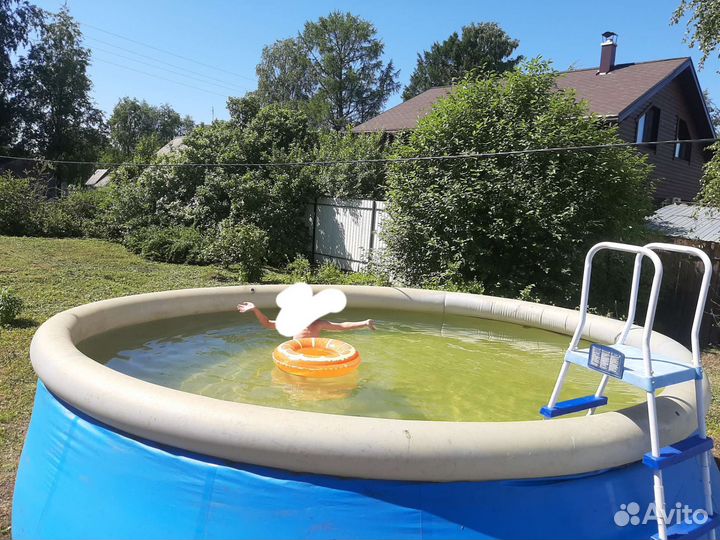 Надувной бассейн