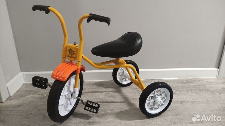 Трехколесный велосипед Зубренок