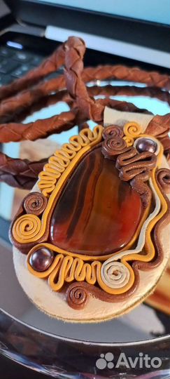 Колье из кожи с натуральным агатом