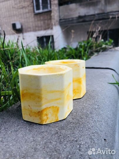 Мраморно-желтые гипсовые подсвечники 2 шт