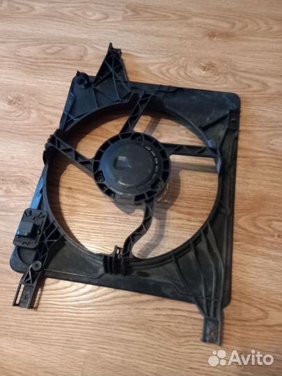 Диффузор радиатора Nissan Qashqai 1