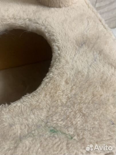 Кошачий домик с когтеточкой