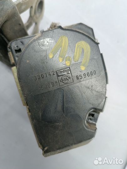 Ремень безопасности Volkswagen Passat B3