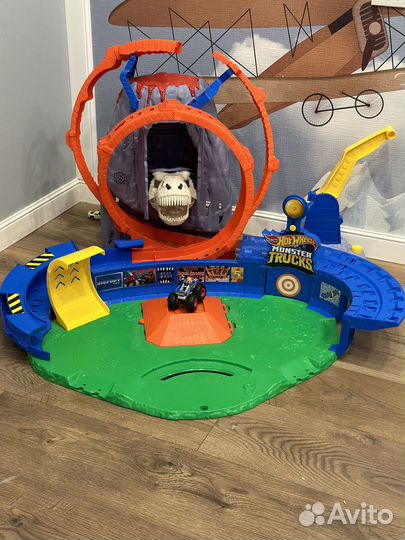 Hot wheels трек монстр-трак вулкан Арена