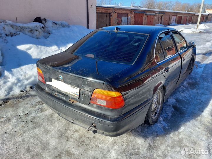 В полный разбор Bmw e39 2001 2.5 механика