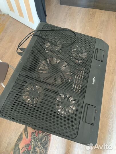 Охлаждающая подставка-кулер для ноутбука