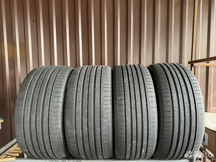 Royal Black Royal Explorer II 315/35 R21 и 275/40 R21 107V