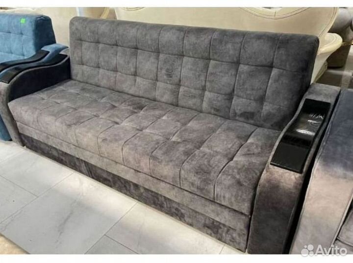 Прямой диван в наличии