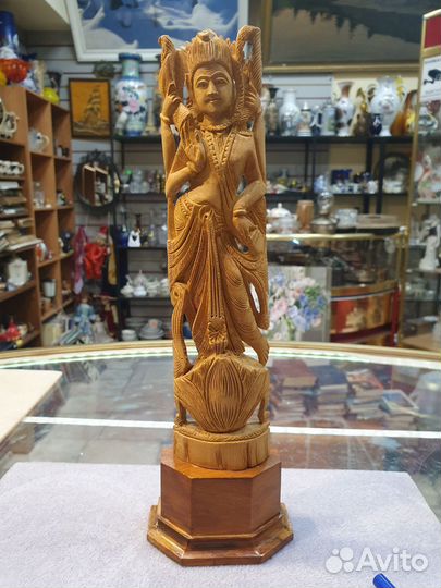 Статуэтка резная.Дерево