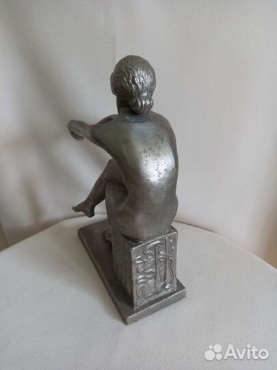 Гимнастка. Монумент скульптура