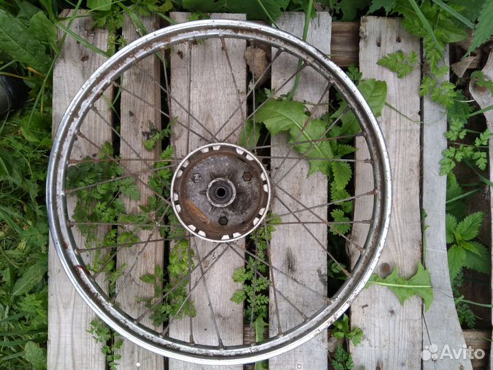 Заднее колесо от советского мопеда