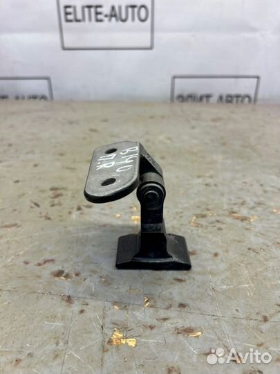 Петля двери передняя правая Bmw 5 G30 2.0 2020