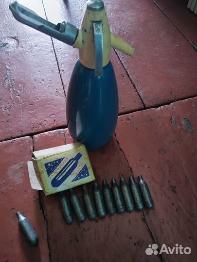 Сифон для газирования воды СССР бу+10 баллончиков