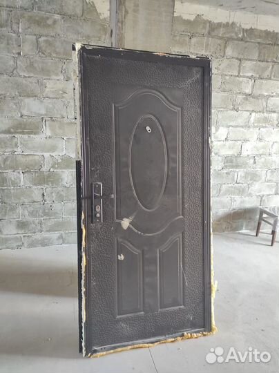 Дверь входная металлическая от застройщика бу